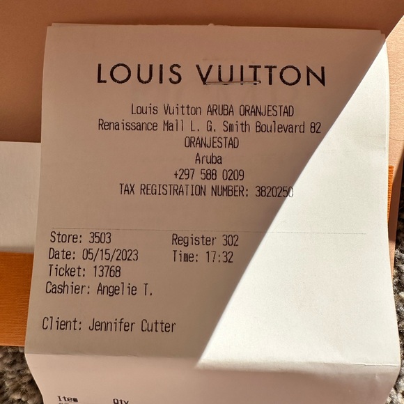 Louis Vuitton Wallet - Picture 10 of 11